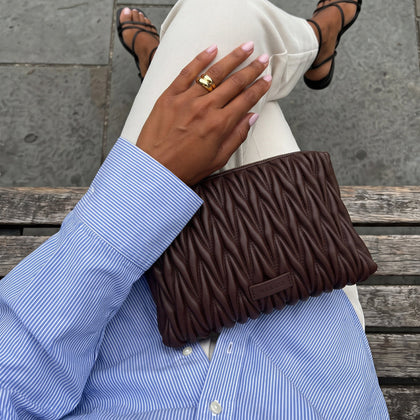 POUCH