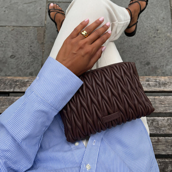 POUCH